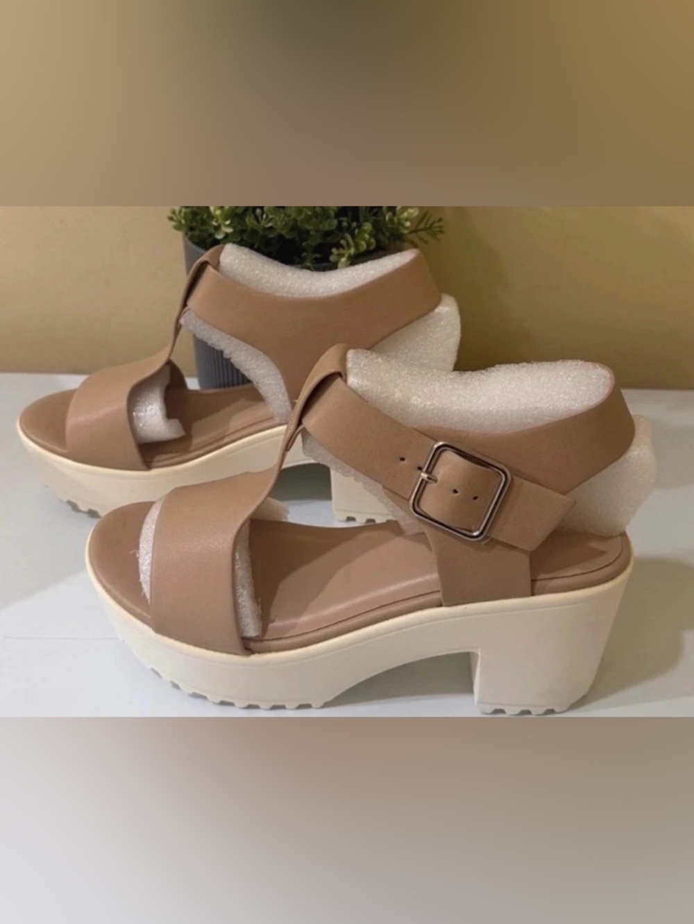 Women’s Beige Solid Strappy Sandals Ankle Strap Buckle Closure Size 6.5